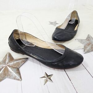 Frye Carson Ballet flats Black leather Distressed Women's size 8.5